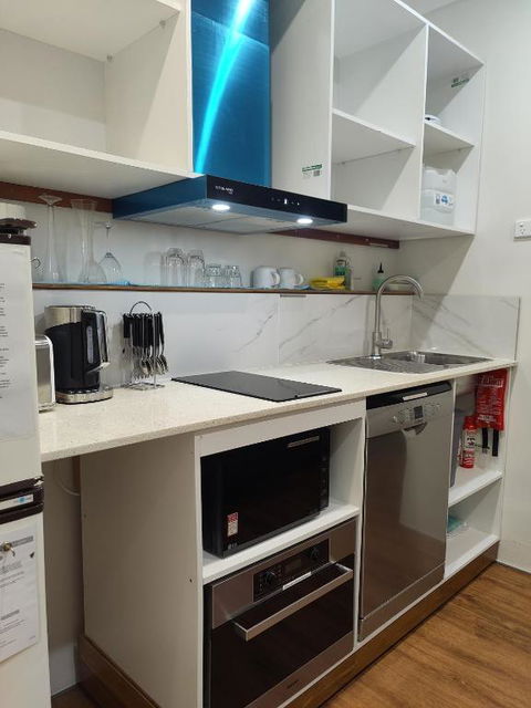 Short-long Term Private Smart Modern Studio - Food Delivery Shop 0
