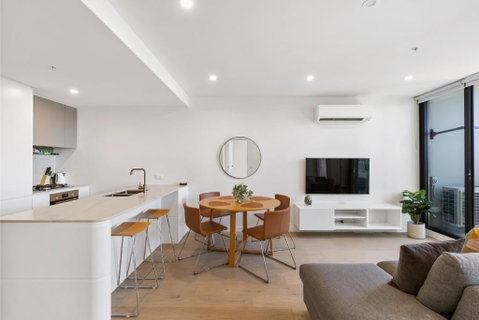 Spacious & Bright Apt Near Major Hospital Precinct - Food Delivery Shop 0