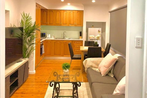 St Marys Affordable 5 Br Cozy House - Food Delivery Shop 0
