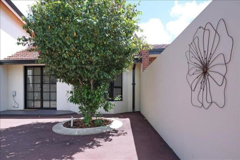 Swan River Applecross Heathcote Park 1BR Villa - Food Delivery Shop 2