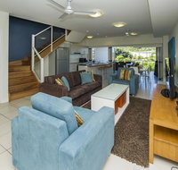 Beachside Apartment 14 - Food Delivery Shop