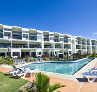 Beachside Magnetic Harbour Apartments - Food Delivery Shop