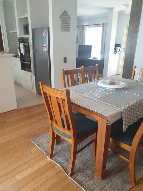 Beachside Retreat 2 - Food Delivery Shop 2