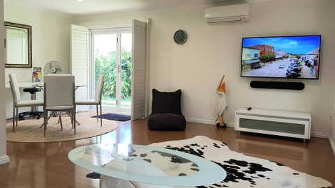 Beachside Villa Ettalong Beach - Food Delivery Shop 1