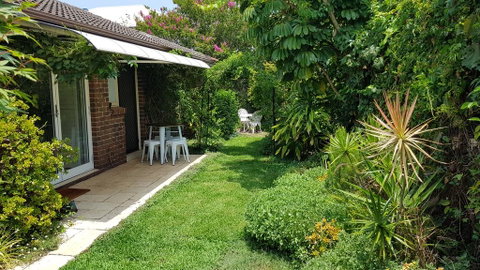 Beachside Villa Ettalong Beach - Food Delivery Shop 3