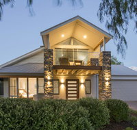 Beachstone - Stylish Spacious Home Opposite Beach and Close to Town - Food Delivery Shop