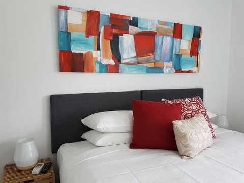 Beau Monde Apartments Newcastle - Worth Place Apartment - Food Delivery Shop 1