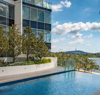 Beautiful Modern Lake View Apartment - Food Delivery Shop