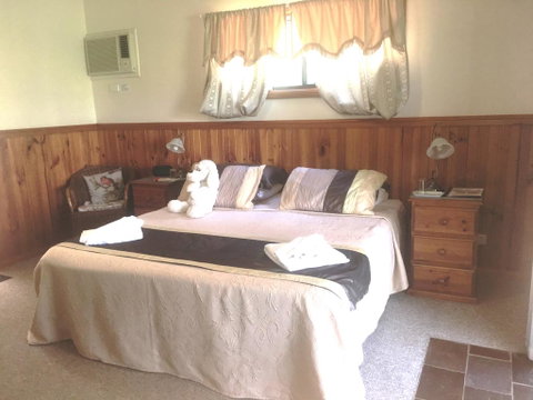 Bed And Breakfast At Kiama - Food Delivery Shop 1