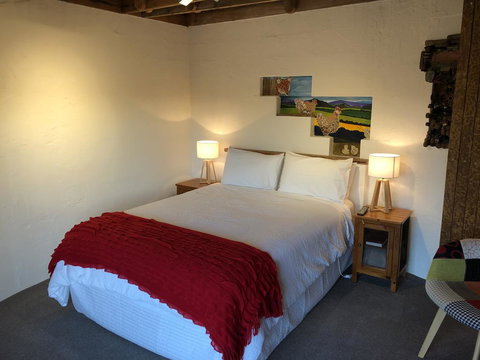 Bed In A Shed Too - Food Delivery Shop 2