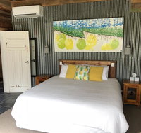 Bed in a Shed Vineyard Stay - Food Delivery Shop