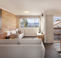 Beloka 9 - Overlooking Lake Jindabyne - Food Delivery Shop