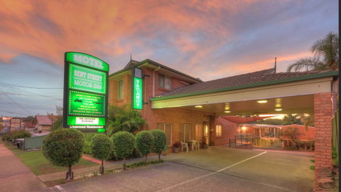 Bent Street Motor Inn - Food Delivery Shop 0