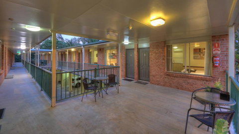 Bent Street Motor Inn - Food Delivery Shop 1