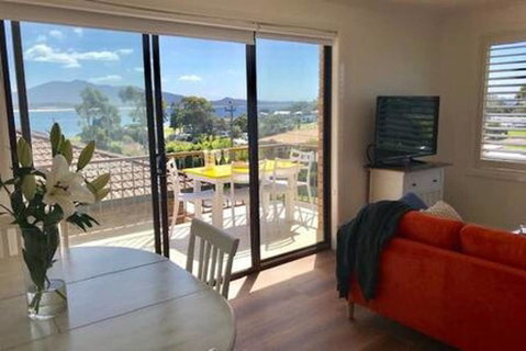 Bermagui Townhouse - Food Delivery Shop 1