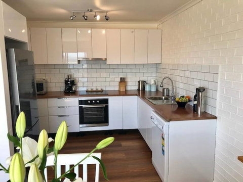 Bermagui Townhouse - Food Delivery Shop 3