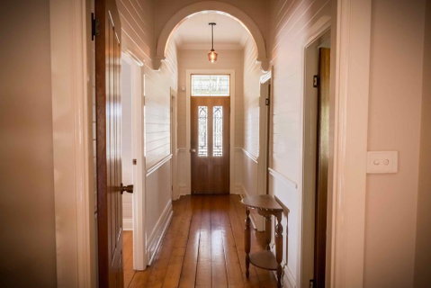 Bernstein Estate - Food Delivery Shop 3