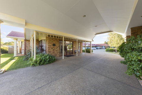 Best Western Ambassador Motor Inn & Apartments - Food Delivery Shop 2