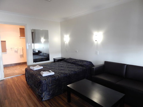 Blackwater Hotel Motel - Food Delivery Shop 2