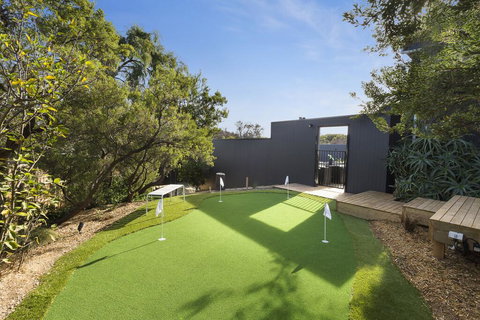 Blairgowrie Oasis Luxury Retreat With Spa,pool, Fireplace, Golf Putting Green - Food Delivery Shop 1