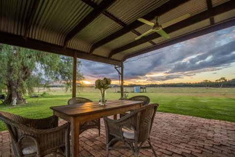 Blaxland's Cottage - Food Delivery Shop 1