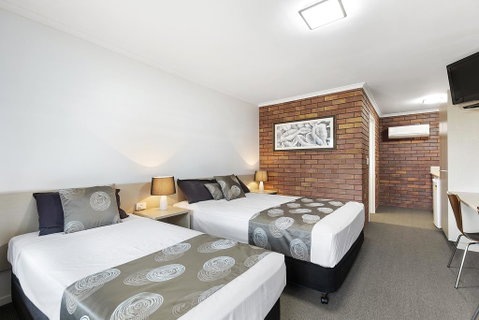 Blue Shades Motel - Food Delivery Shop 3
