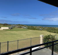 Blue Sky Escapes Seaview Apartment - Food Delivery Shop