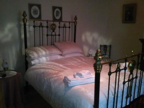 Bluebird Cottage - Food Delivery Shop 3