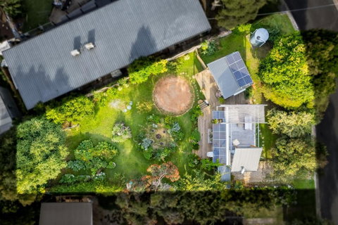 The Secret Garden - Alpine Retreat - Food Delivery Shop 0