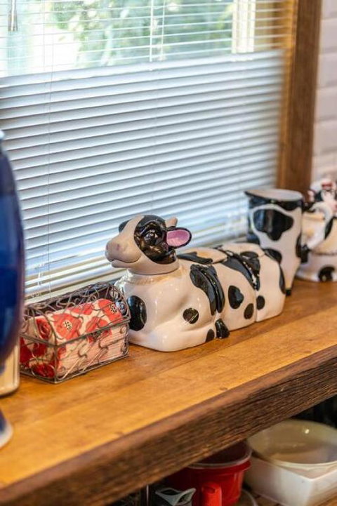 The Spotted Cow,city Fringe,pet Friendly-Free Wine - Food Delivery Shop 2