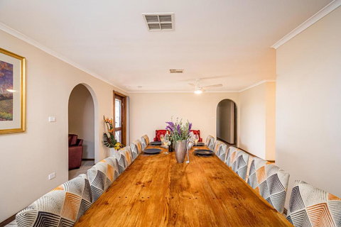 Watervale Hotel Guesthouse - Food Delivery Shop 2