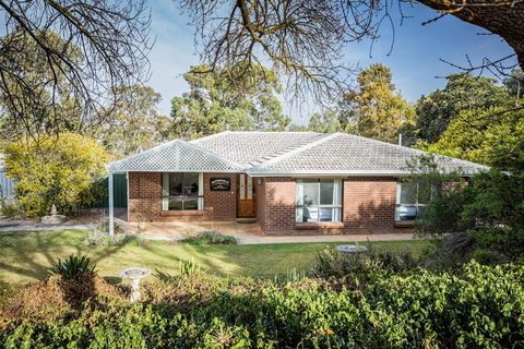 Watervale Hotel Guesthouse - Food Delivery Shop 1
