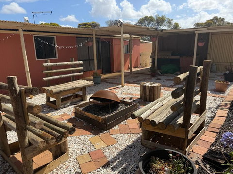 Woody House - Food Delivery Shop 3