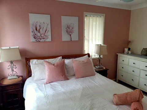 Tingalpa Townhouse Treat - Food Delivery Shop 0