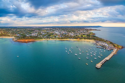 Mornington Peninsula Tour inc chairliftbeach boxeslunchchoc tasting and more