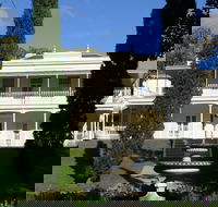 Melbourne City Tour Lifestyle of the Rich and Famous - Food Delivery Shop