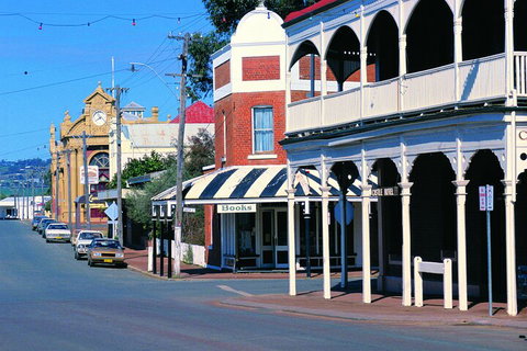 2-Day Wave Rock, York, Wildflowers & Aboriginal Experience - Food Delivery Shop 5