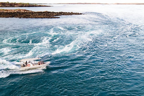 Cape Leveque, Sea Safari And Aboriginal Communities From Broome - Food Delivery Shop 3