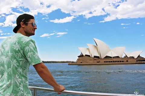Sydney Harbour Hop-on Hop-off Cruise - Food Delivery Shop 3