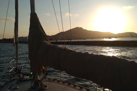 Townsville Small Group Sunset Sail Sailing Cruise Boat Tour Charter Hire - Food Delivery Shop 2