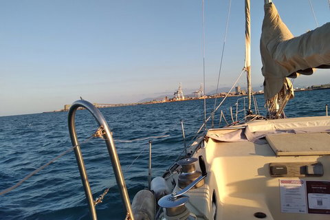 Townsville Small Group Early Morning Sailing Cruise Boat Tour Charter Hire - Food Delivery Shop 2
