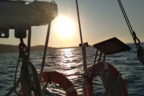 Townsville Private Hire Sunset Sail Sailing Cruise Boat Tour Charter Experience - Food Delivery Shop 4