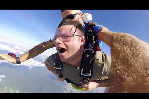 Reef And Rainforest Tandem Sky Dive In Cairns - Food Delivery Shop 1
