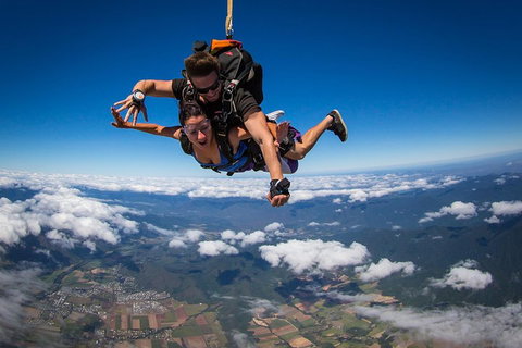 Reef And Rainforest Tandem Sky Dive In Cairns - Food Delivery Shop 3