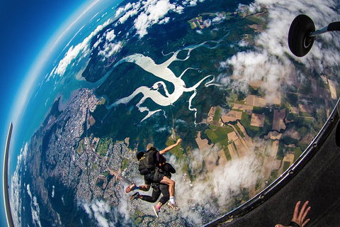 Reef And Rainforest Tandem Sky Dive In Cairns - Food Delivery Shop 5