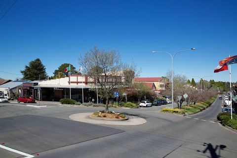 Private Blue Mountains Escape The Crowds SUV Tour - Food Delivery Shop 4