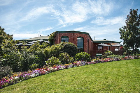 Yarra Valley Premium Tour Inc Lunch And Cheese And Wine Pairing At De Bortoli - Food Delivery Shop 3