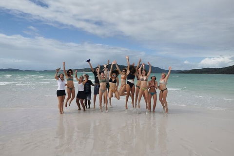 2-Night Whitsundays Sailing Cruise Incl. Whitehaven Beach & Great Barrier Reef - Food Delivery Shop 4